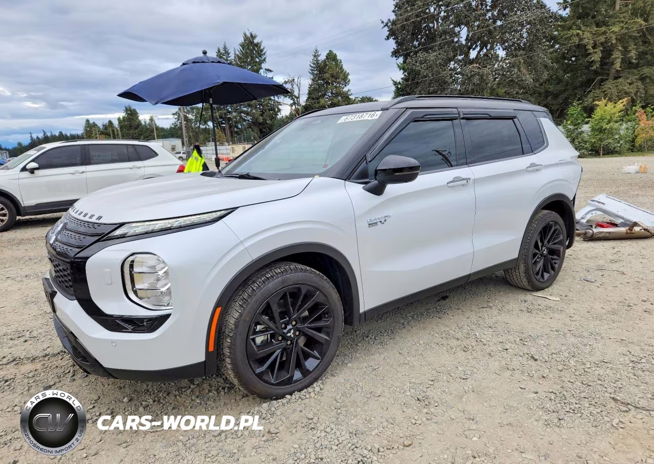 2025 Mitsubishi Outlander Sel