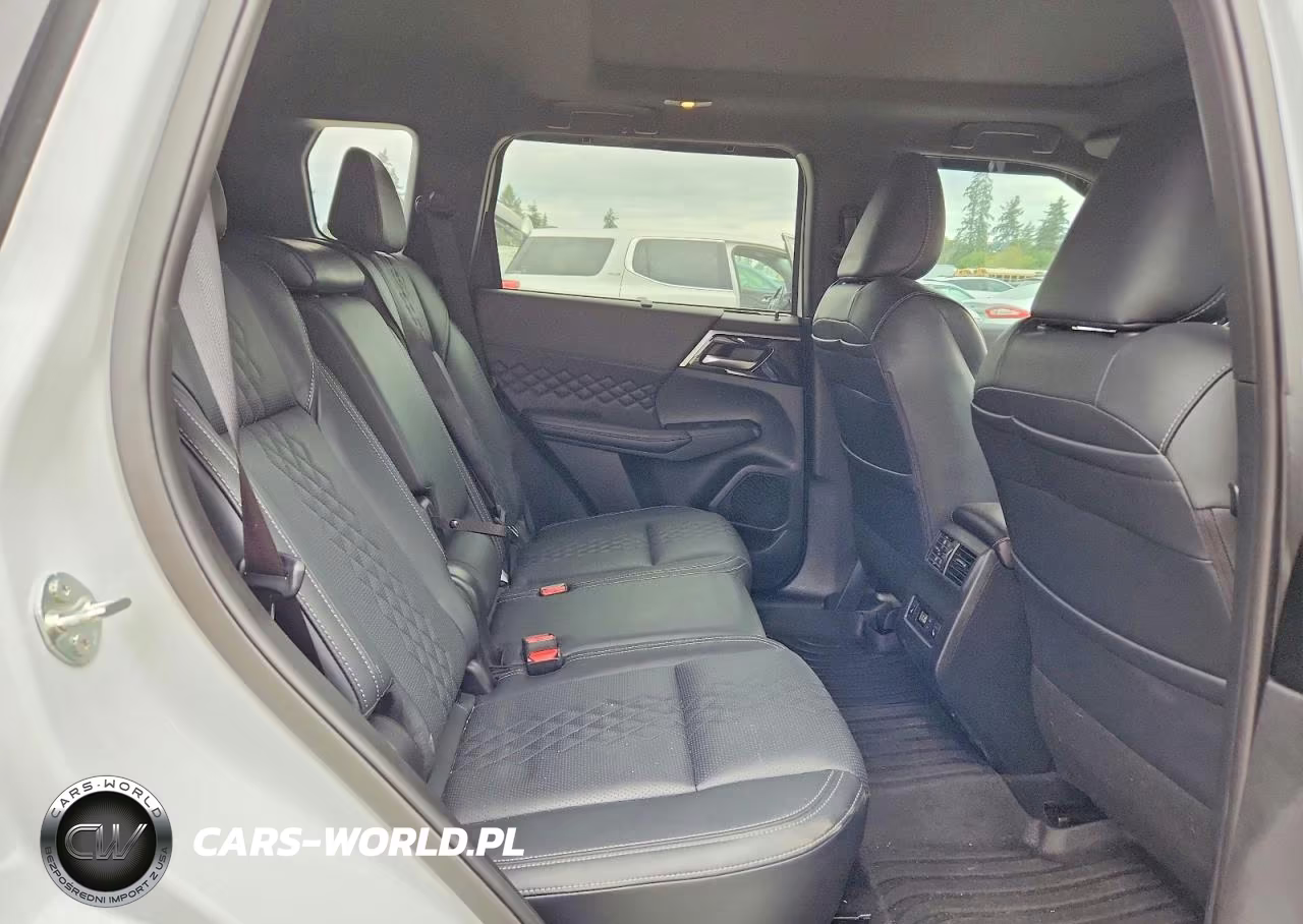 2025 Mitsubishi Outlander Sel VIN:JA4T5WA98SZ048658 - 11
