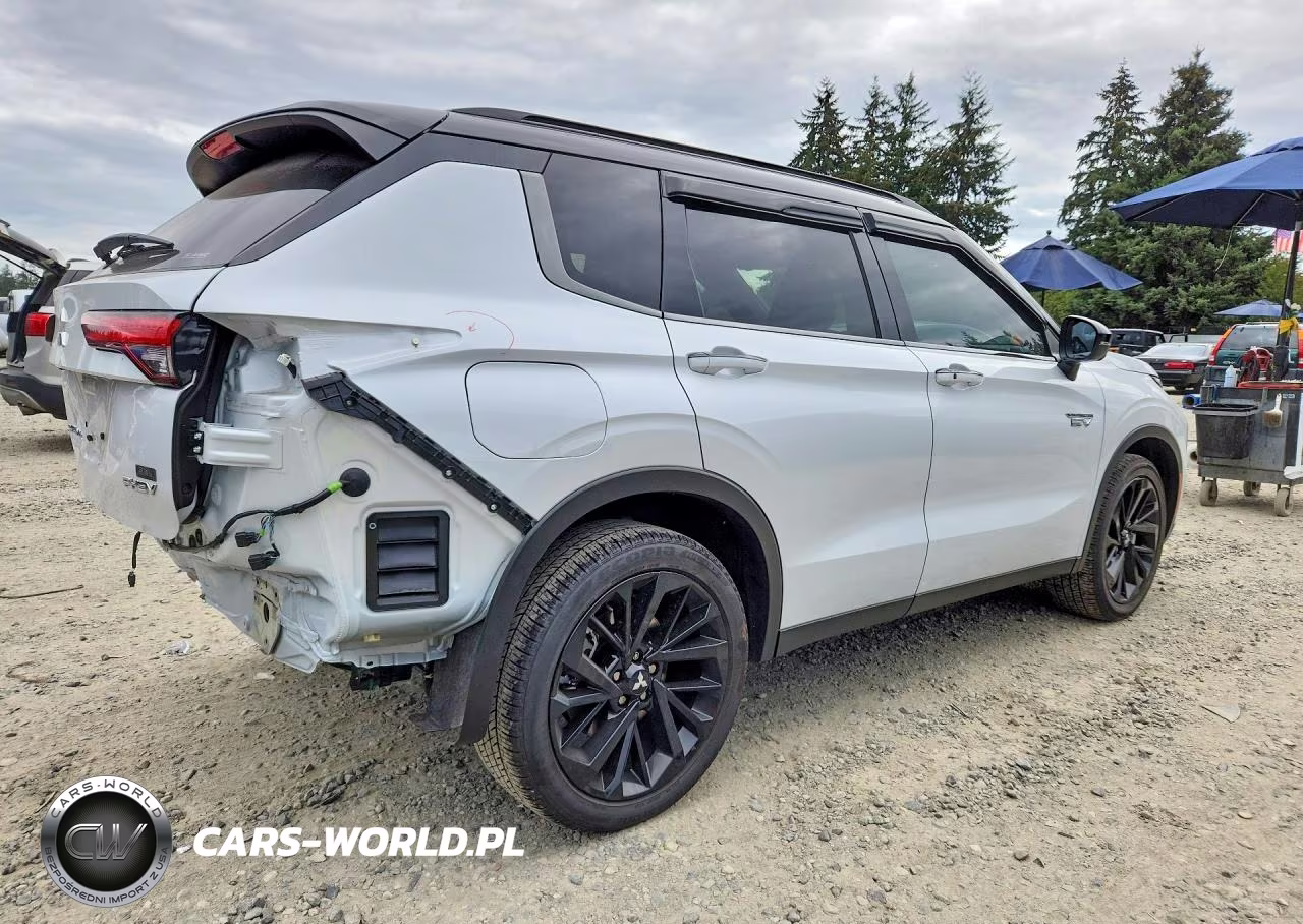2025 Mitsubishi Outlander Sel VIN:JA4T5WA98SZ048658 - 3