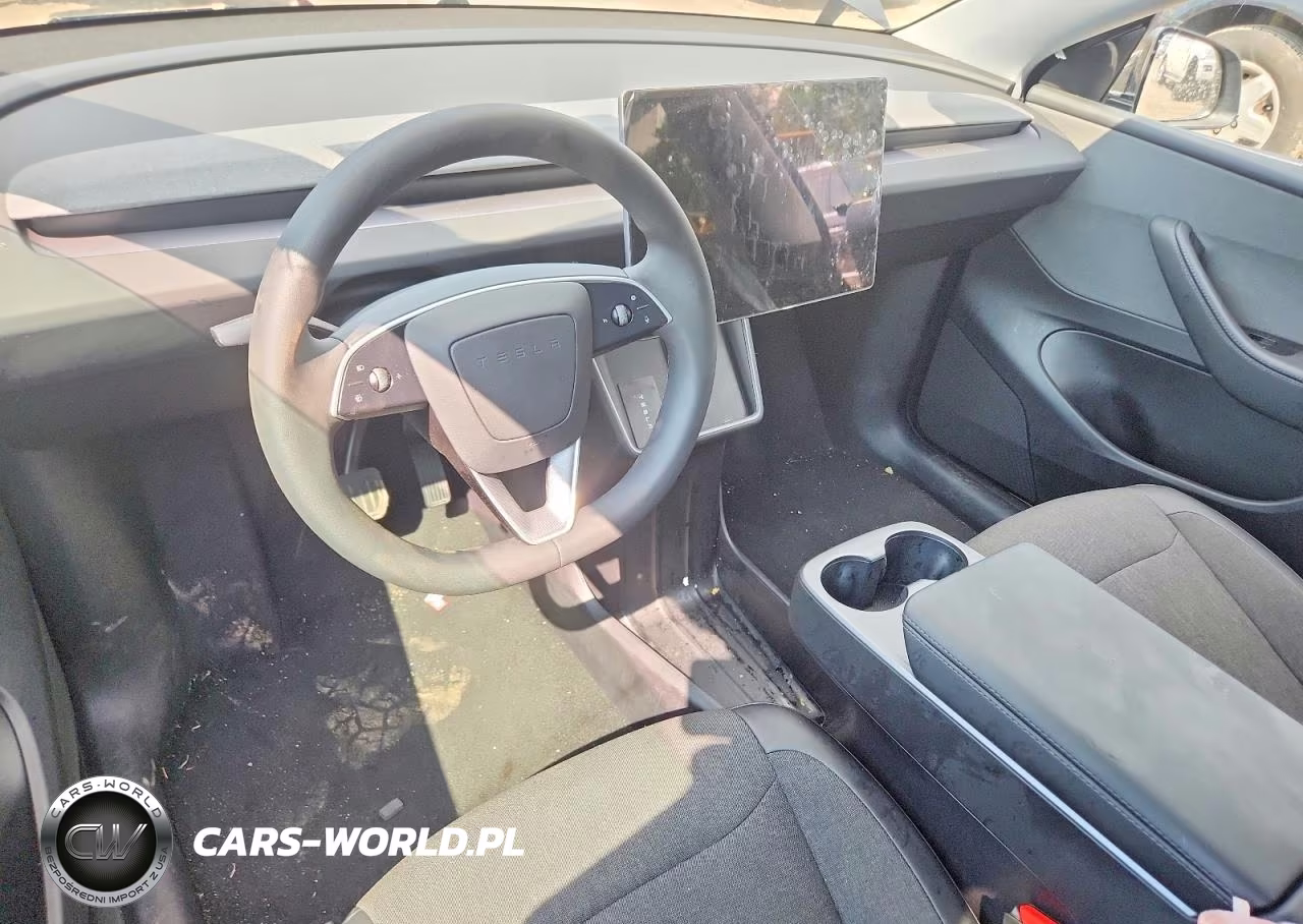 2026 Tesla Model Y VIN:7SAYGDED2TA594128 - 8
