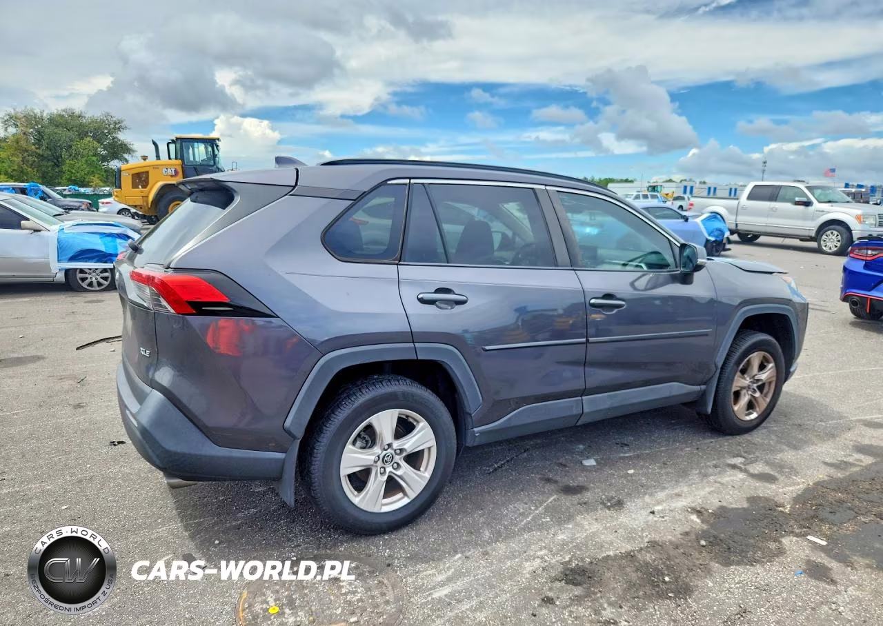 2021 Toyota Rav4 Xle VIN:2T3W1RFV4MW103907 - 3