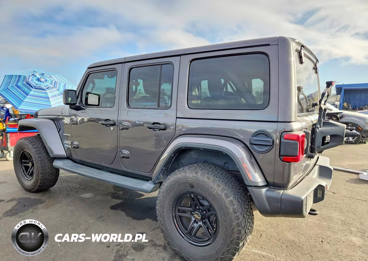 2018 Jeep Wrangler Unlimited Sahara VIN:1C4HJXENXJW255167 - 2