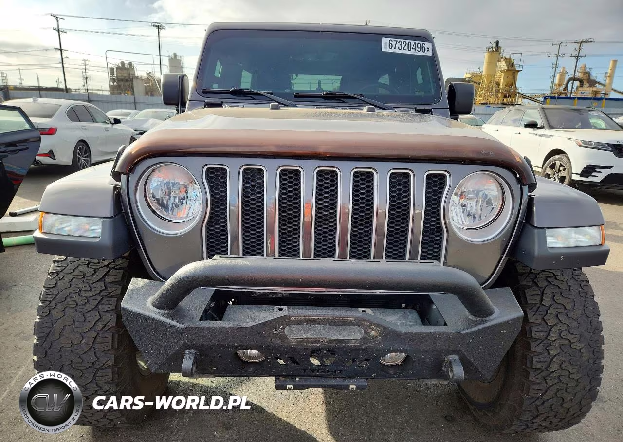 2018 Jeep Wrangler Unlimited Sahara VIN:1C4HJXENXJW255167 - 5