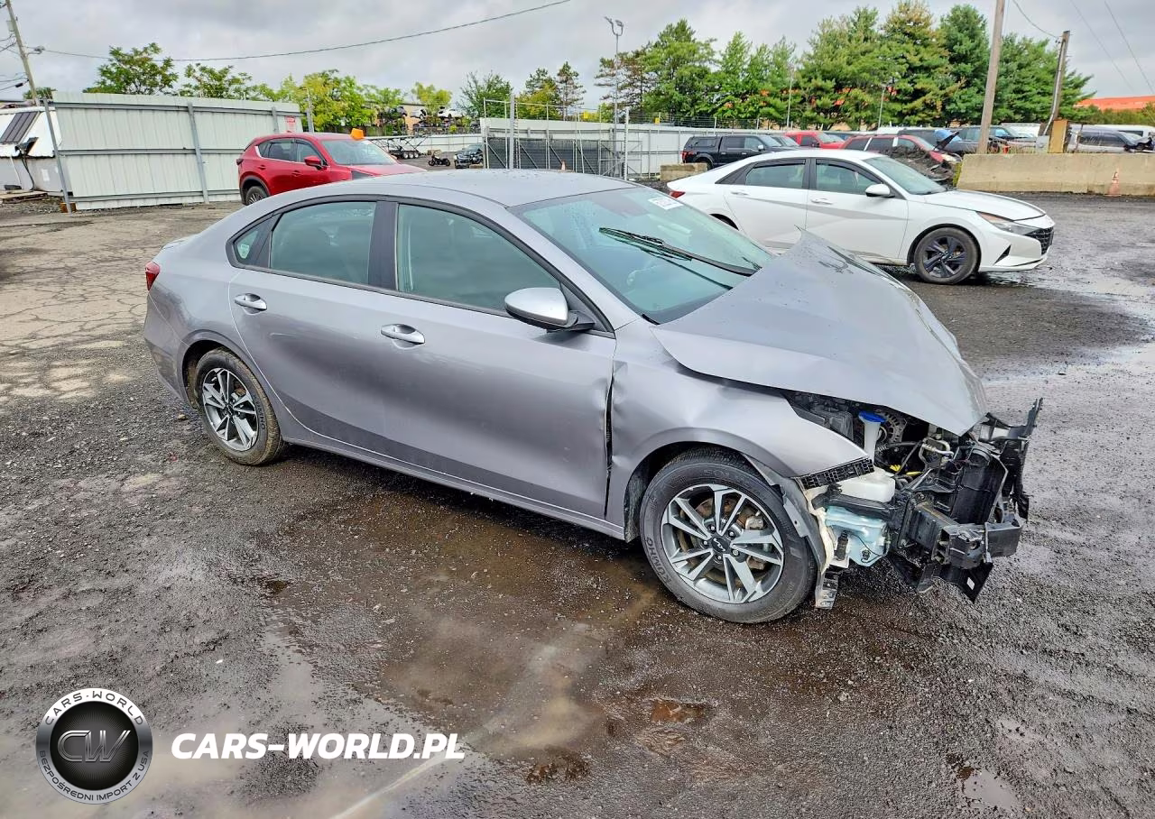 2024 Kia Forte Lxs VIN:3KPF24ADXRE780316 - 4