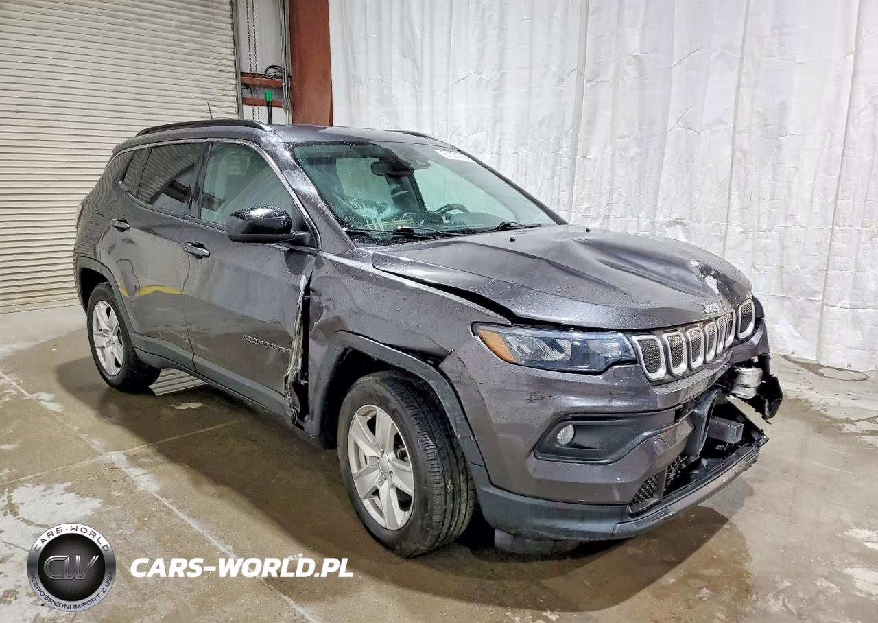 2022 Jeep Compass Latitude VIN:3C4NJCBB8NT139371 - 4