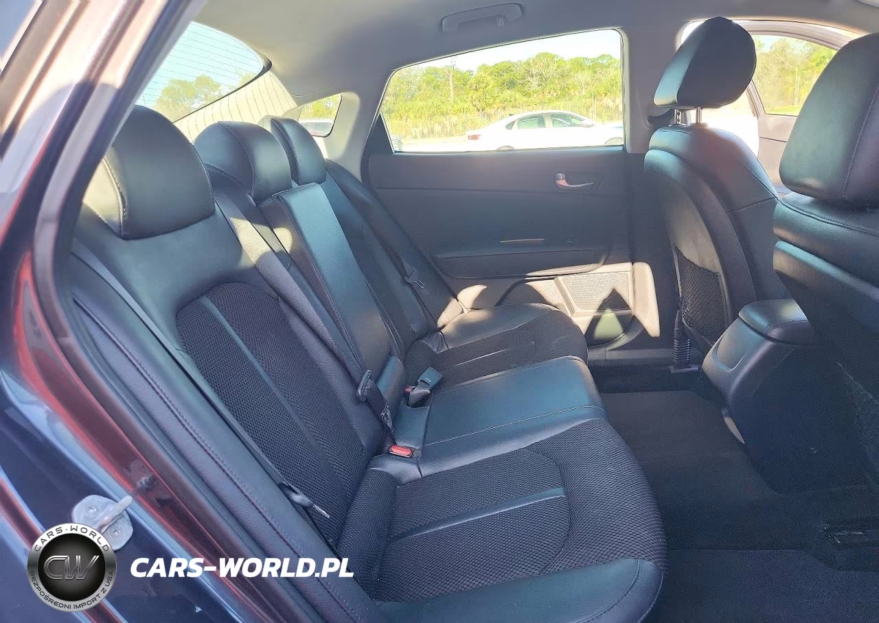 2019 Kia Optima S VIN:5XXGT4L33KG327819 - 10