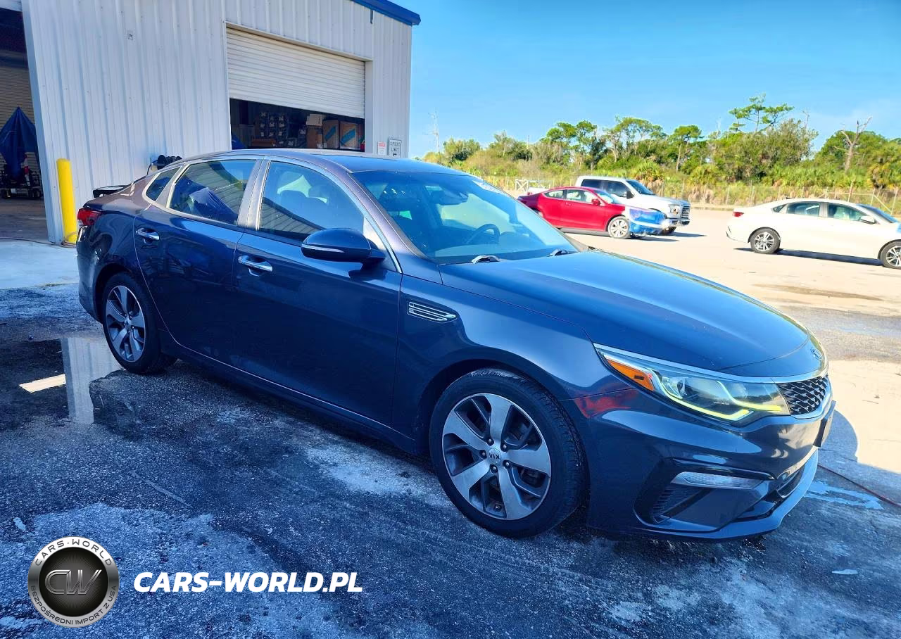 2019 Kia Optima S VIN:5XXGT4L33KG327819 - 4