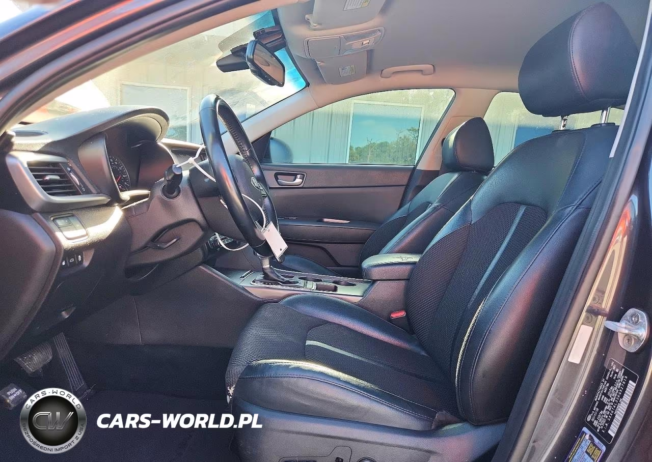 2019 Kia Optima S VIN:5XXGT4L33KG327819 - 7