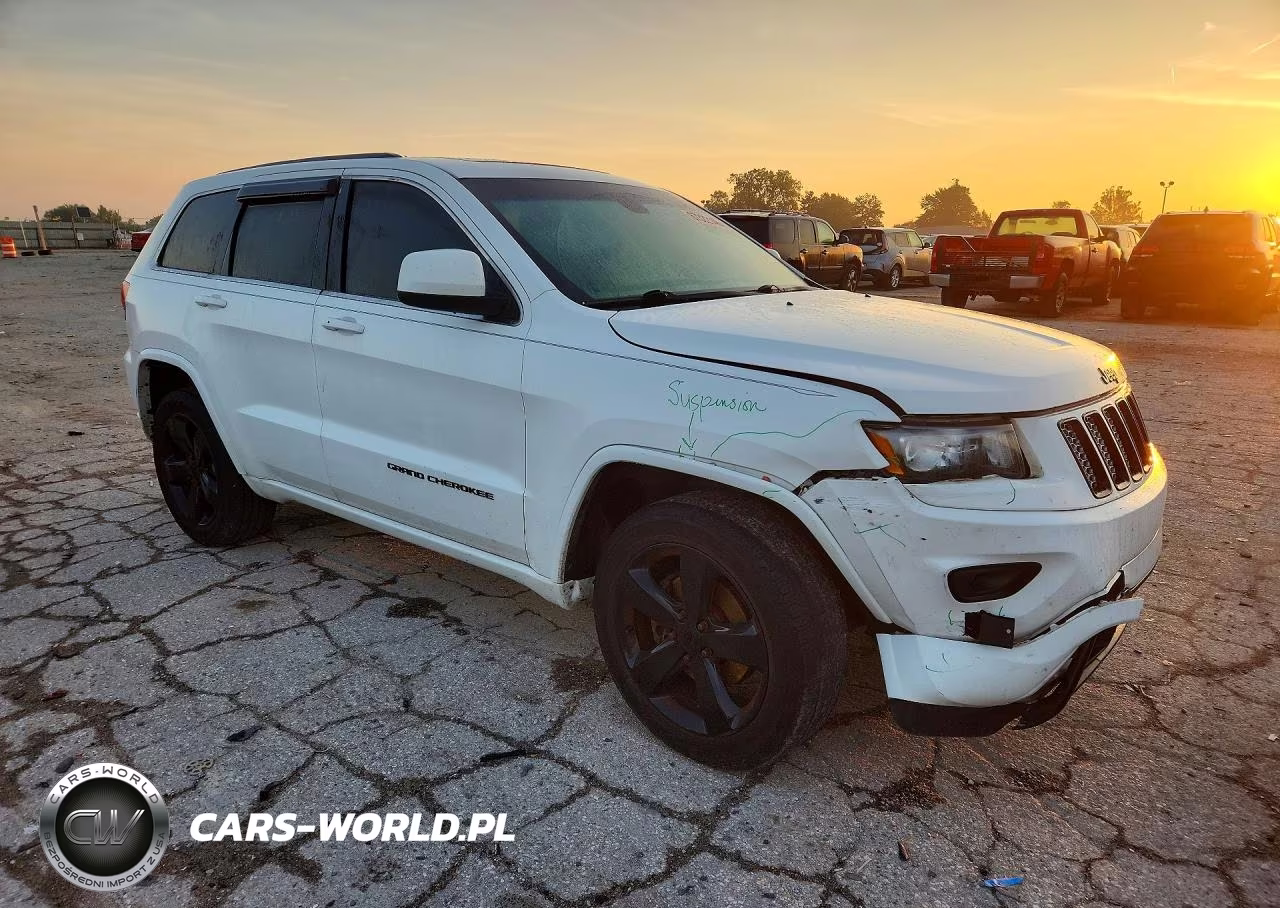 2014 Jeep Grand Cherokee Laredo VIN:1C4RJFAG0EC566751 - 4