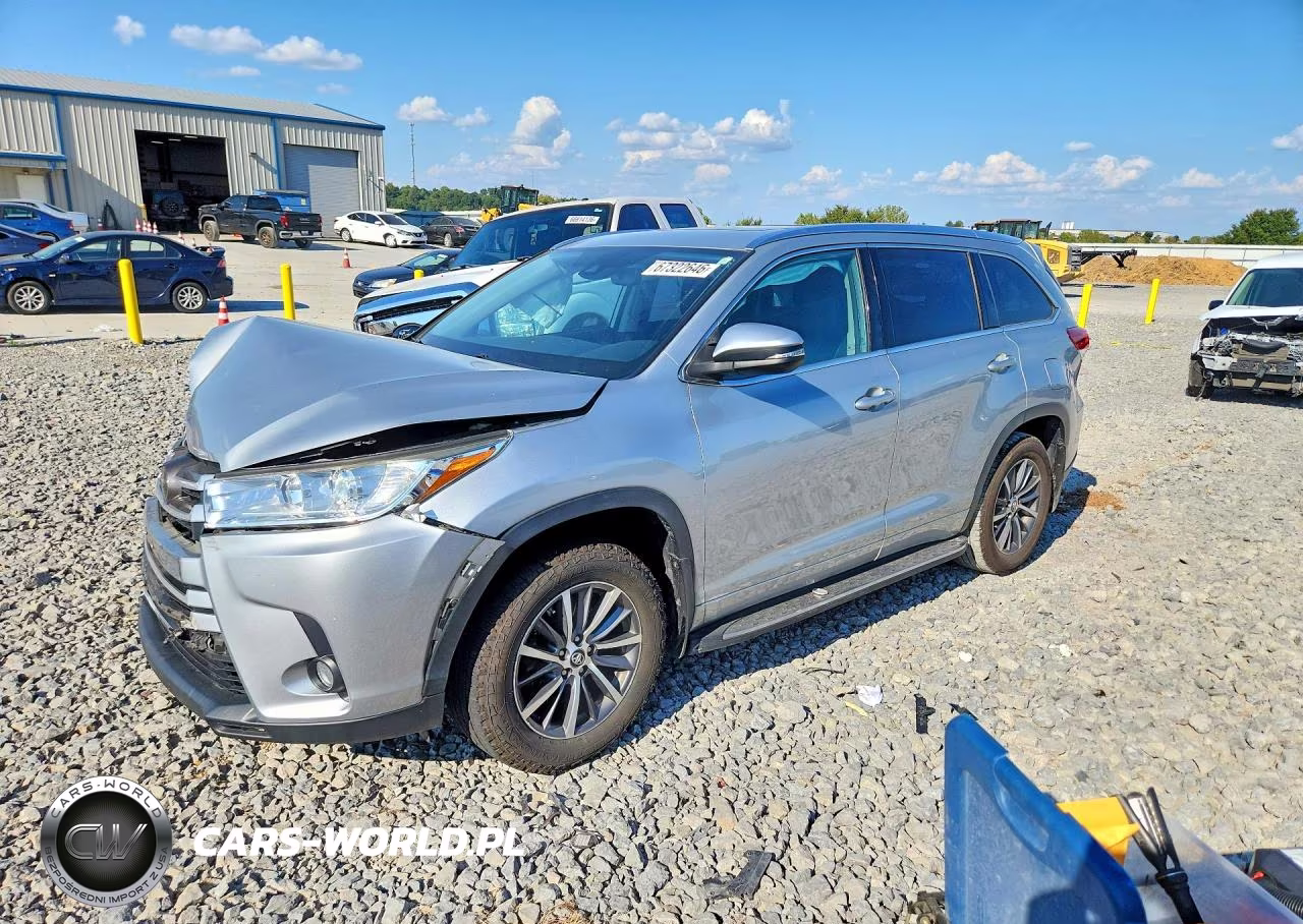 2018 Toyota Highlander Xle VIN:5TDKZRFH0JS279464 - 1