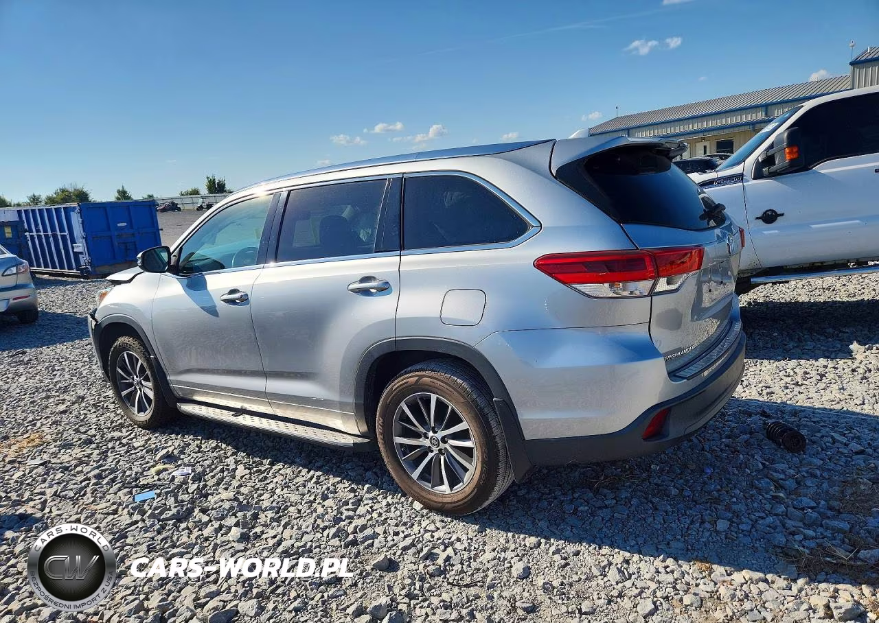 2018 Toyota Highlander Xle VIN:5TDKZRFH0JS279464 - 2