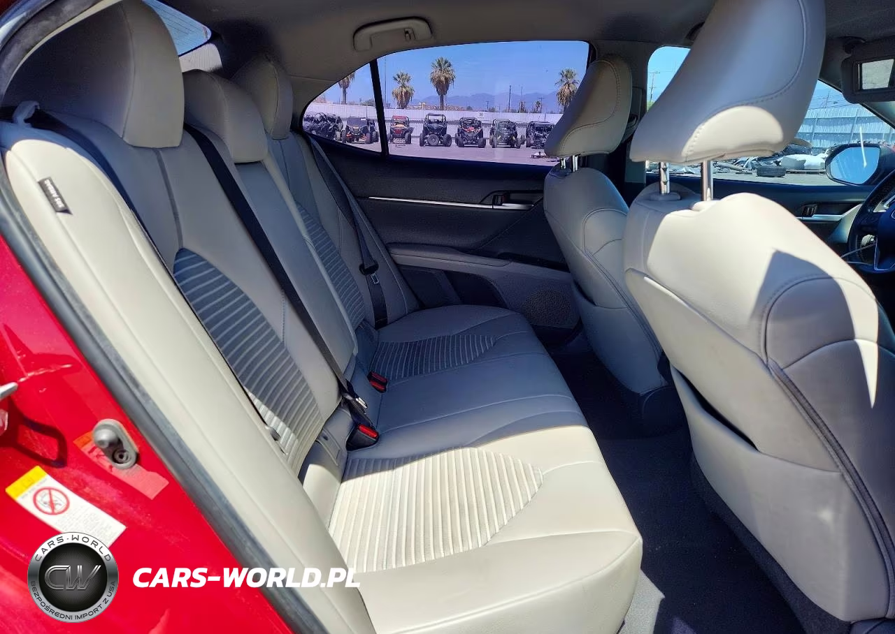 2018 Toyota Camry Se VIN:4T1B11HK9JU632356 - 10