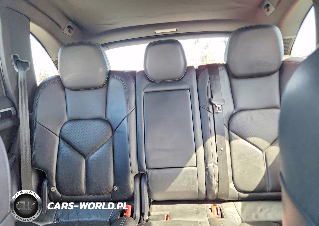 2014 Porsche Cayenne S Hybrid VIN:WP1AE2A24ELA50535 - 10