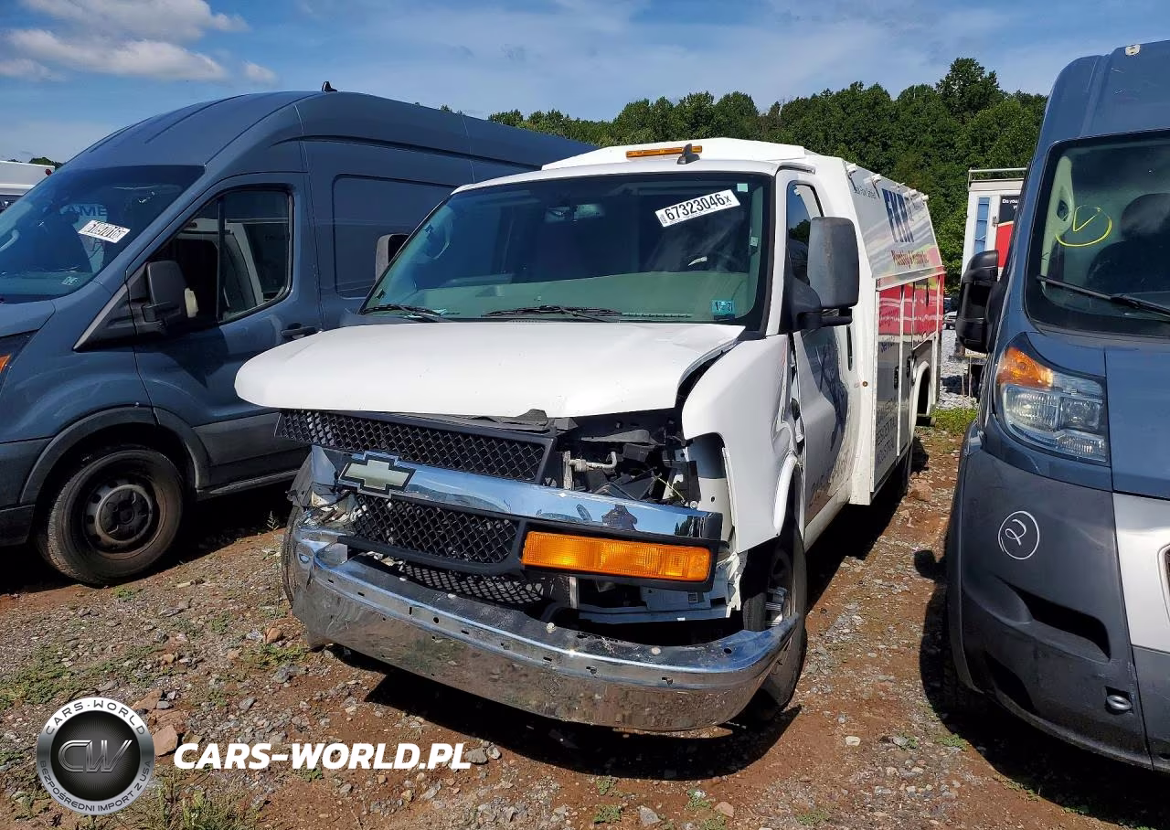2017 Chevrolet Express G3500 VIN:1GB0GRFG1H1334486 - 1