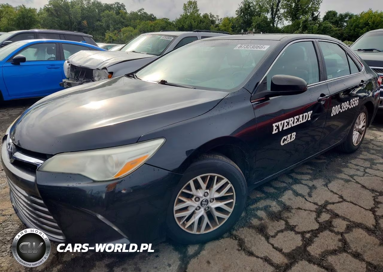 2016 Toyota Camry Le – zdjęcie 1 z 12