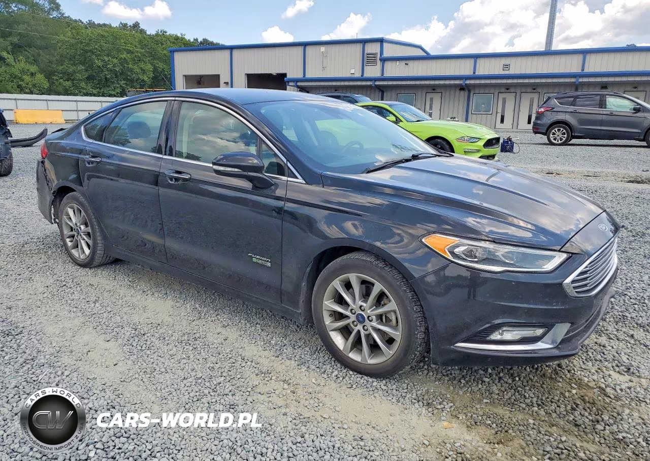 2017 Ford Fusion Titanium Phev VIN:3FA6P0SUXHR209706 - 4