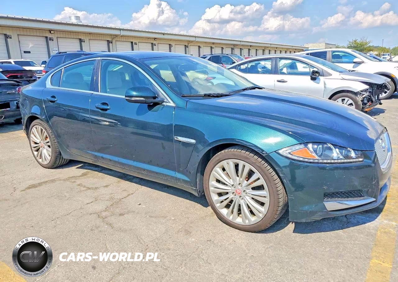 2015 Jaguar Xf 2.0T Premium VIN:SAJWA0FS2FPU69995 - 4