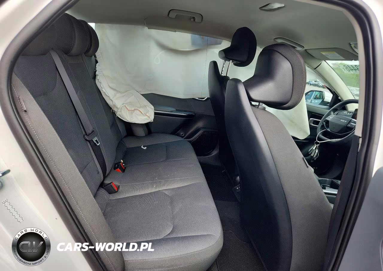 2025 Kia K4 Lx VIN:3KPFT4DE1SE014305 - 10