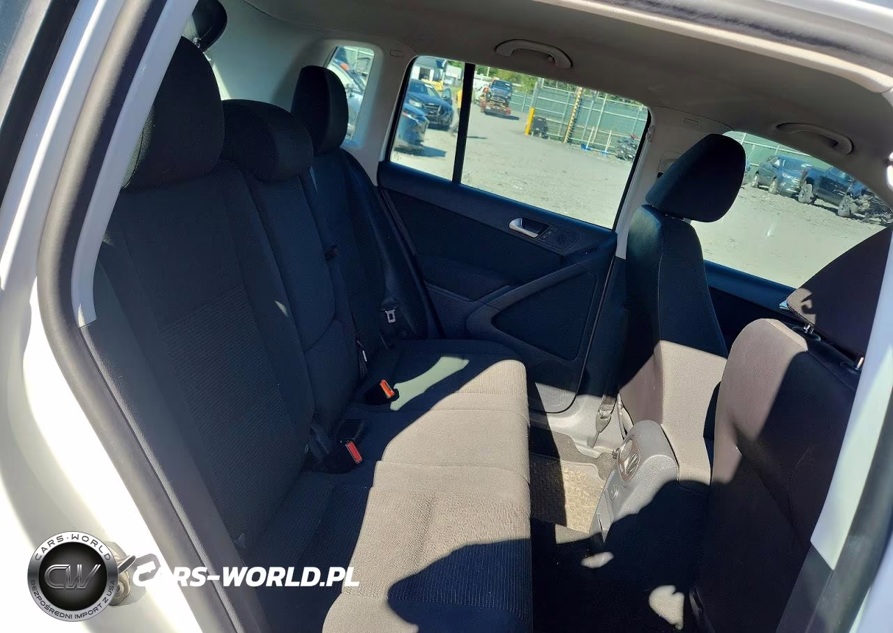 2017 Volkswagen Tiguan S VIN:WVGBV7AX4HK054668 - 10
