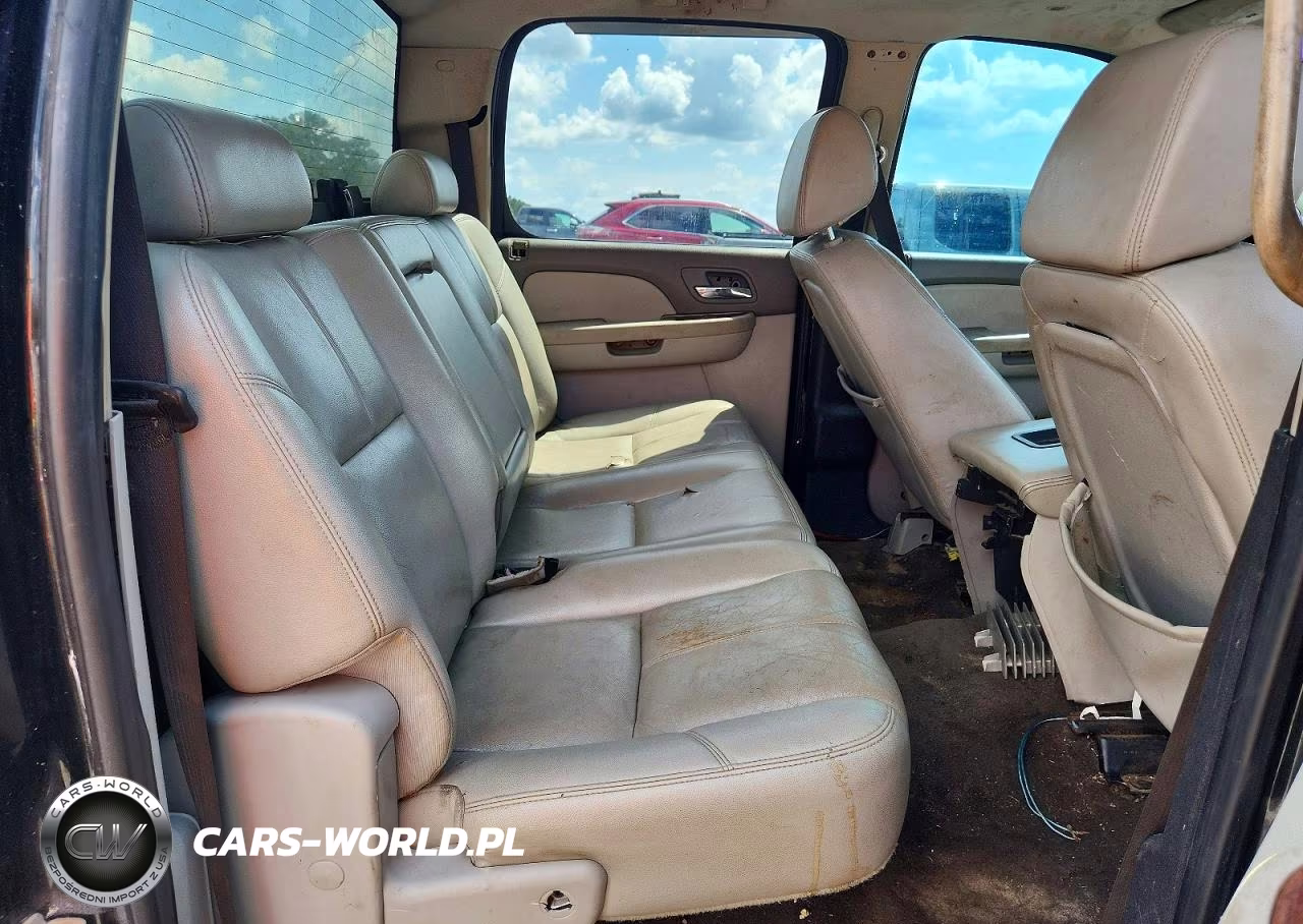 2010 GMC Sierra C1500 Denali VIN:3GTRCXE25AG111819 - 10