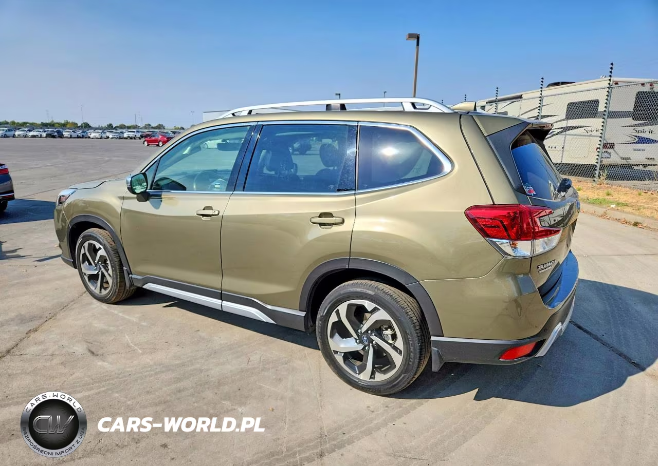 2023 Subaru Forester Touring VIN:JF2SKARC6PH409624 - 2