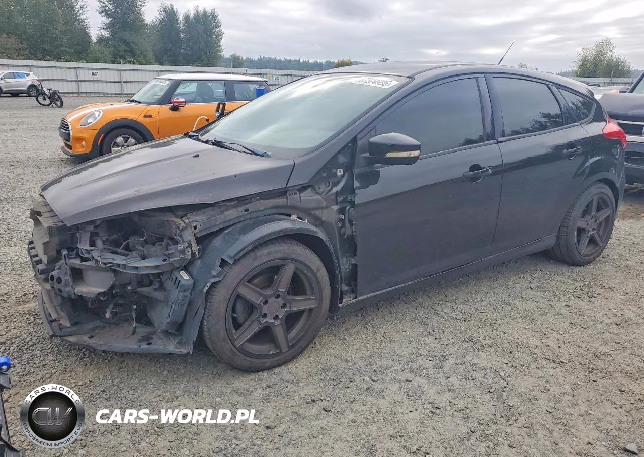2015 Ford Focus Se VIN:1FADP3K29FL364198 - 1