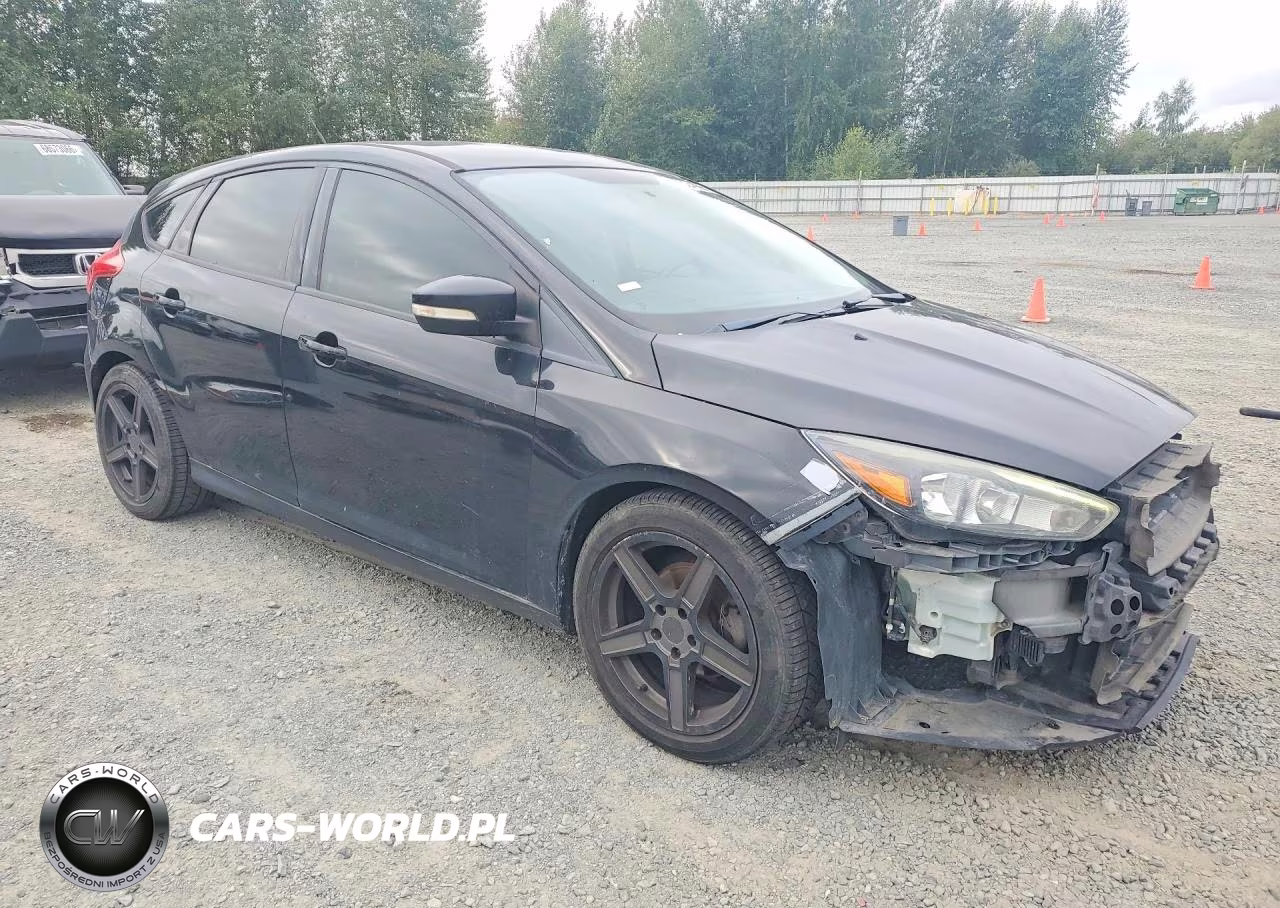 2015 Ford Focus Se VIN:1FADP3K29FL364198 - 4
