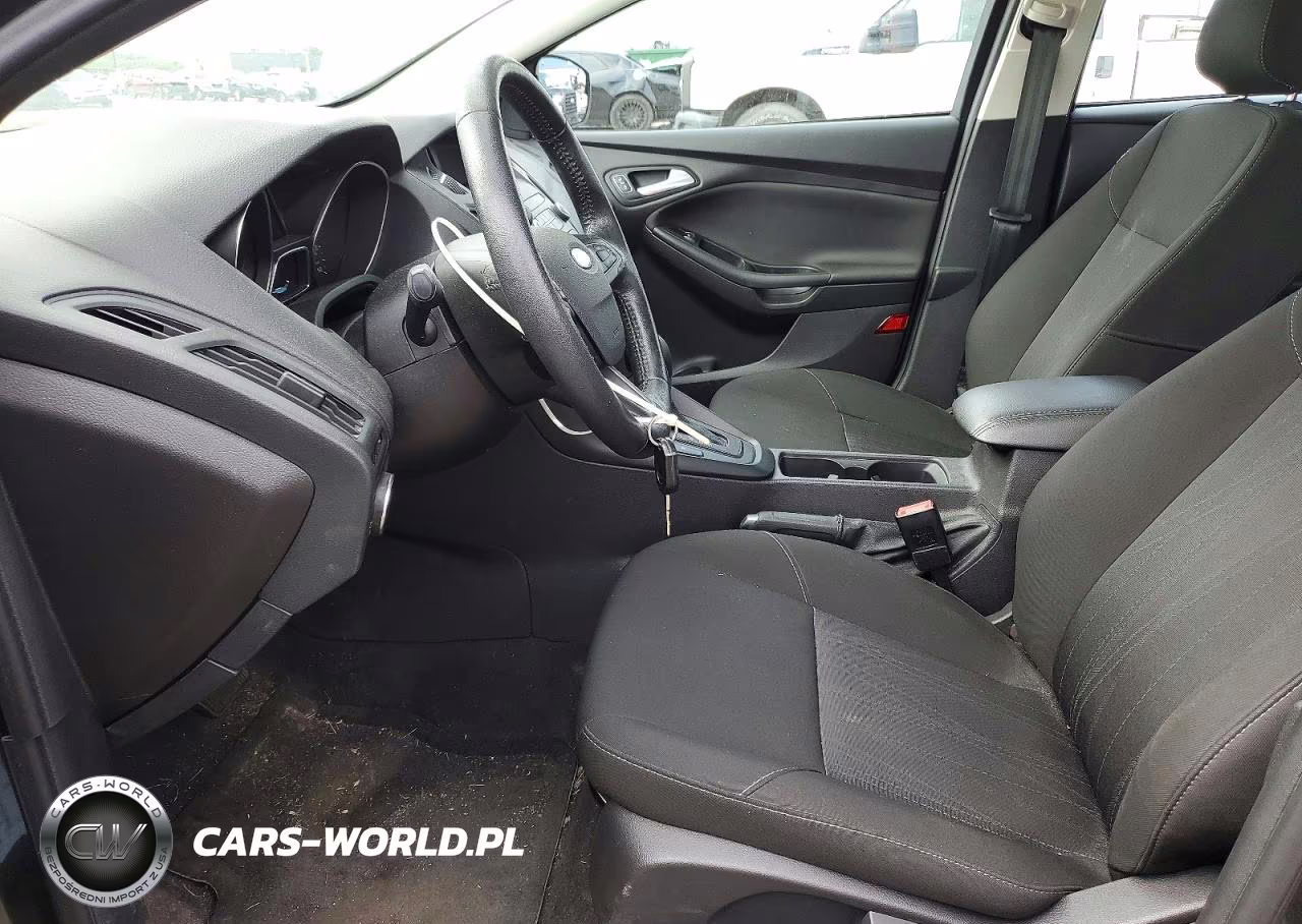 2018 Ford Focus Se VIN:1FADP3FE9JL301843 - 7