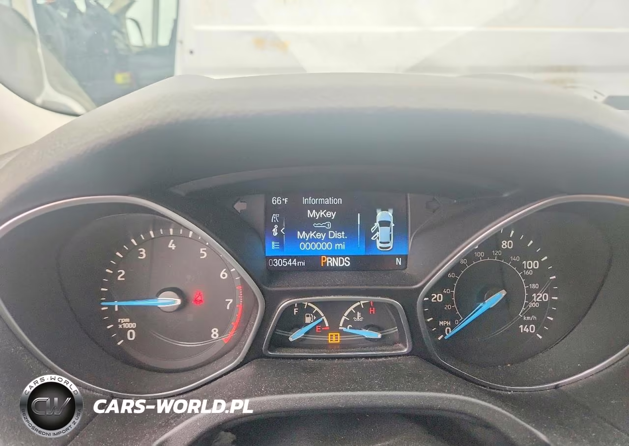 2018 Ford Focus Se VIN:1FADP3FE9JL301843 - 9