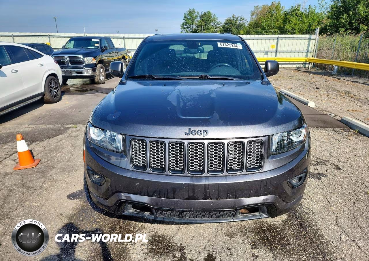 2015 Jeep Grand Cherokee Laredo VIN:1C4RJFAG9FC692494 - 5