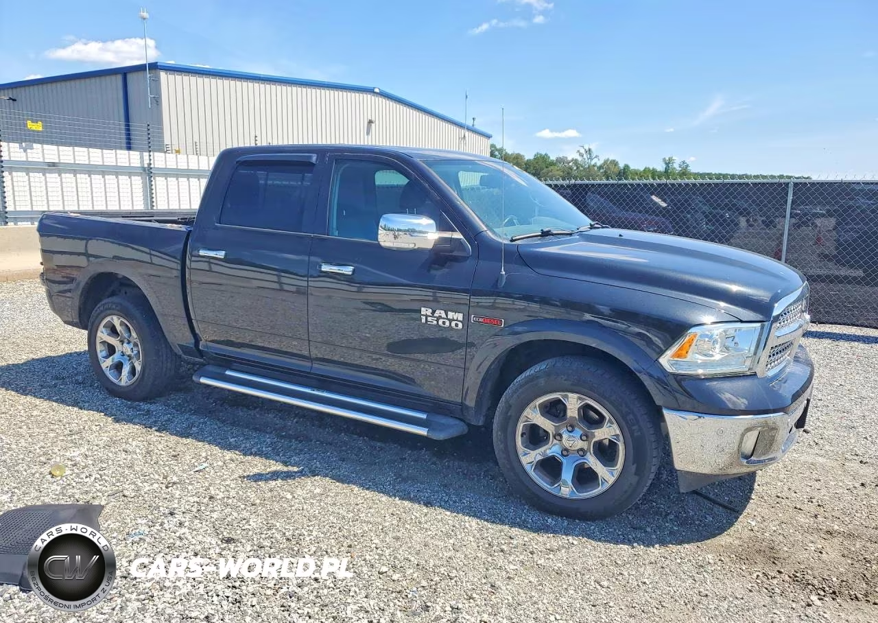 2017 Ram 1500 Laramie VIN:1C6RR7NM9HS881693 - 4