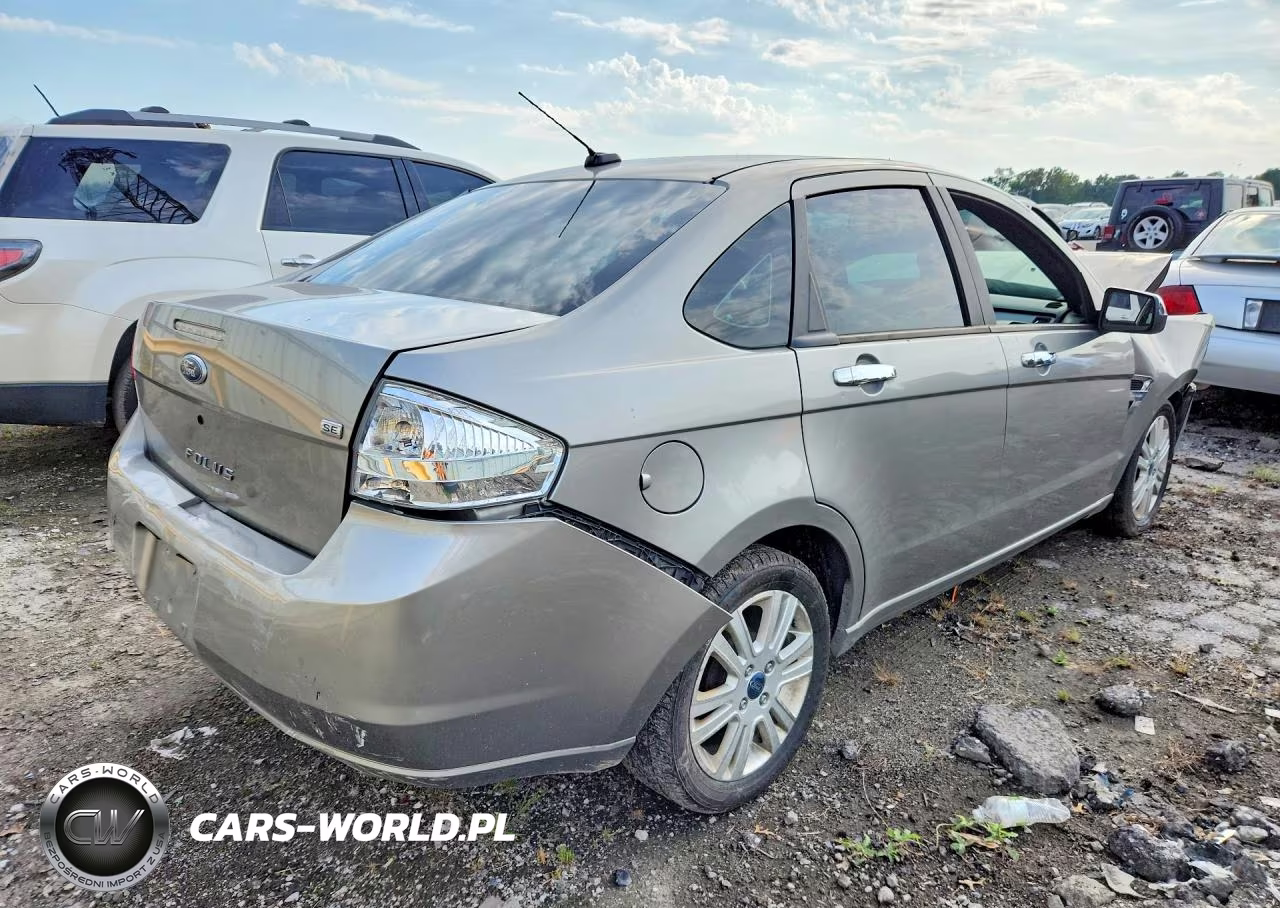 2008 Ford Focus Se VIN:1FAHP35N38W270620 - 3
