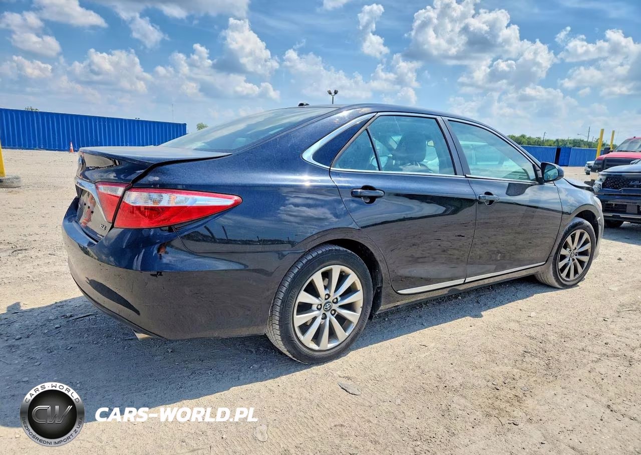2017 Toyota Camry Xle VIN:4T1BF1FK3HU735433 - 3