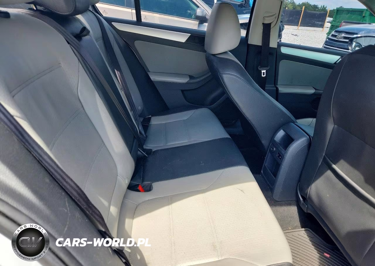 2013 Volkswagen Jetta Hybrid VIN:3VW637AJ1DM306917 - 10
