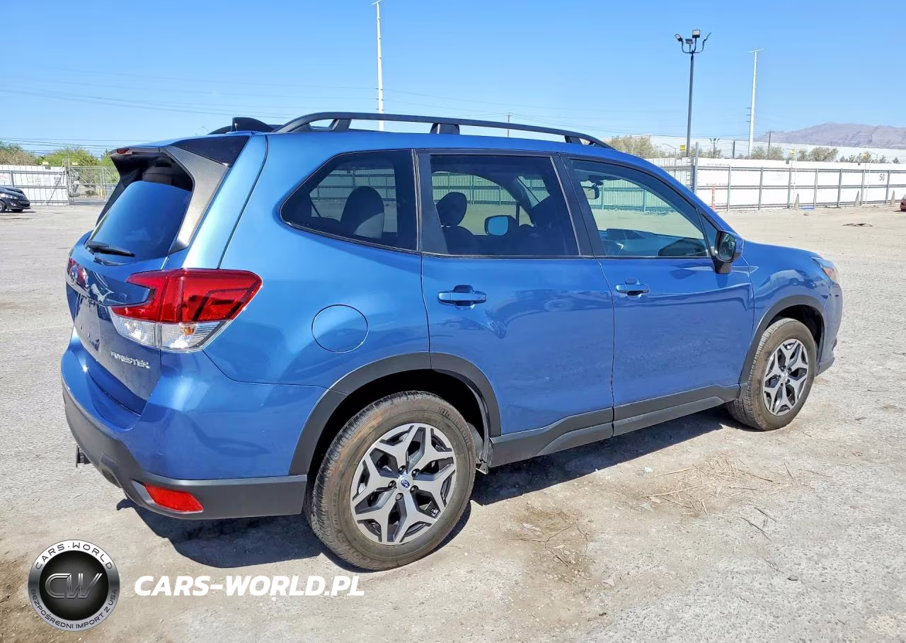 2024 Subaru Forester Premium VIN:JF2SKACC5RH505546 - 3