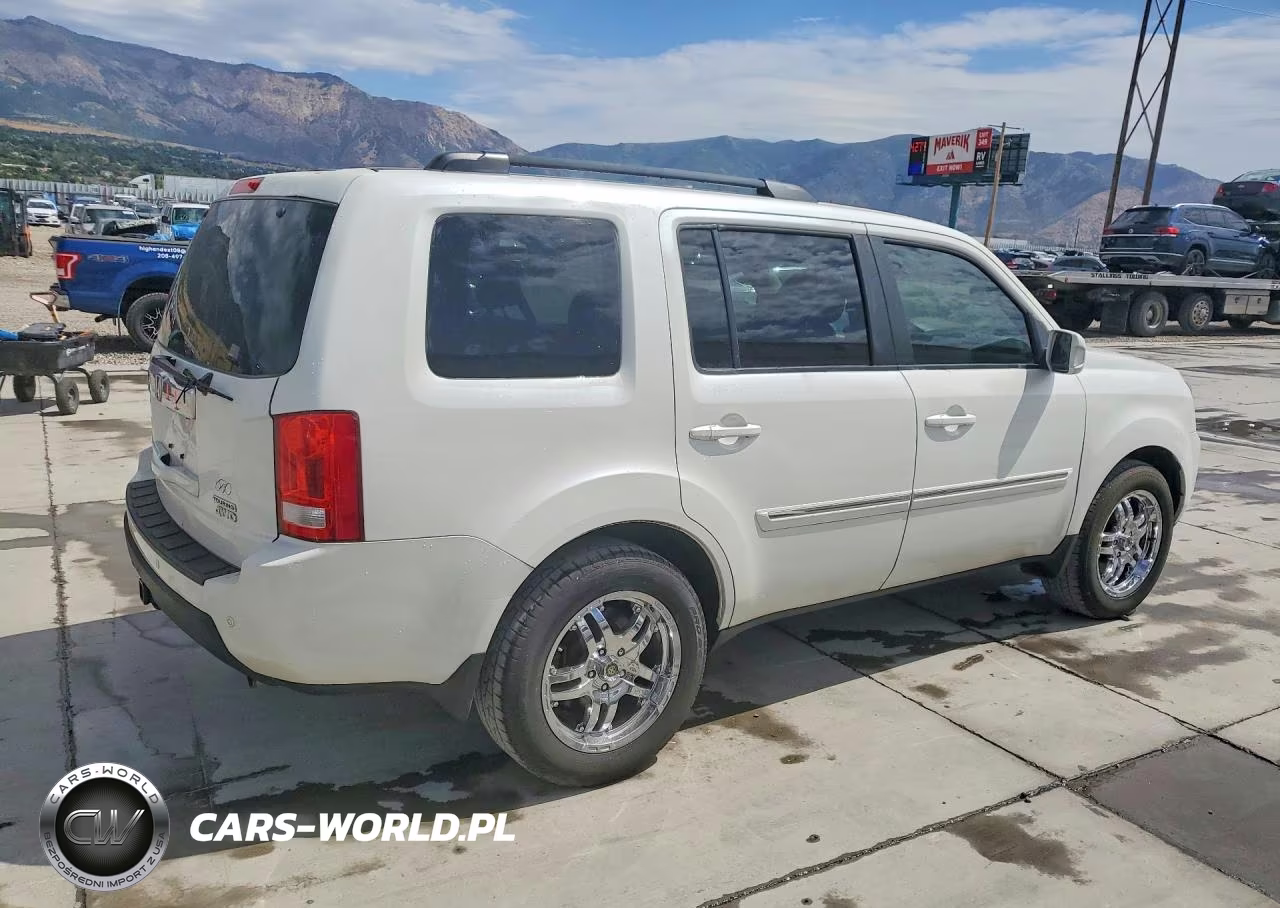 2011 Honda Pilot Touring VIN:5FNYF4H91BB066475 - 3