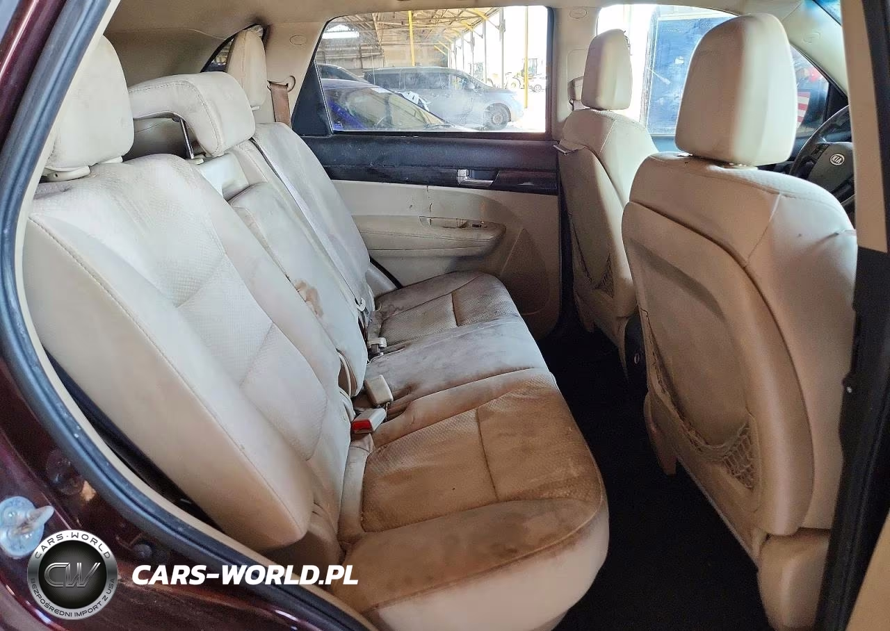 2012 Kia Sorento Lx VIN:5XYKT4A2XCG287434 - 10