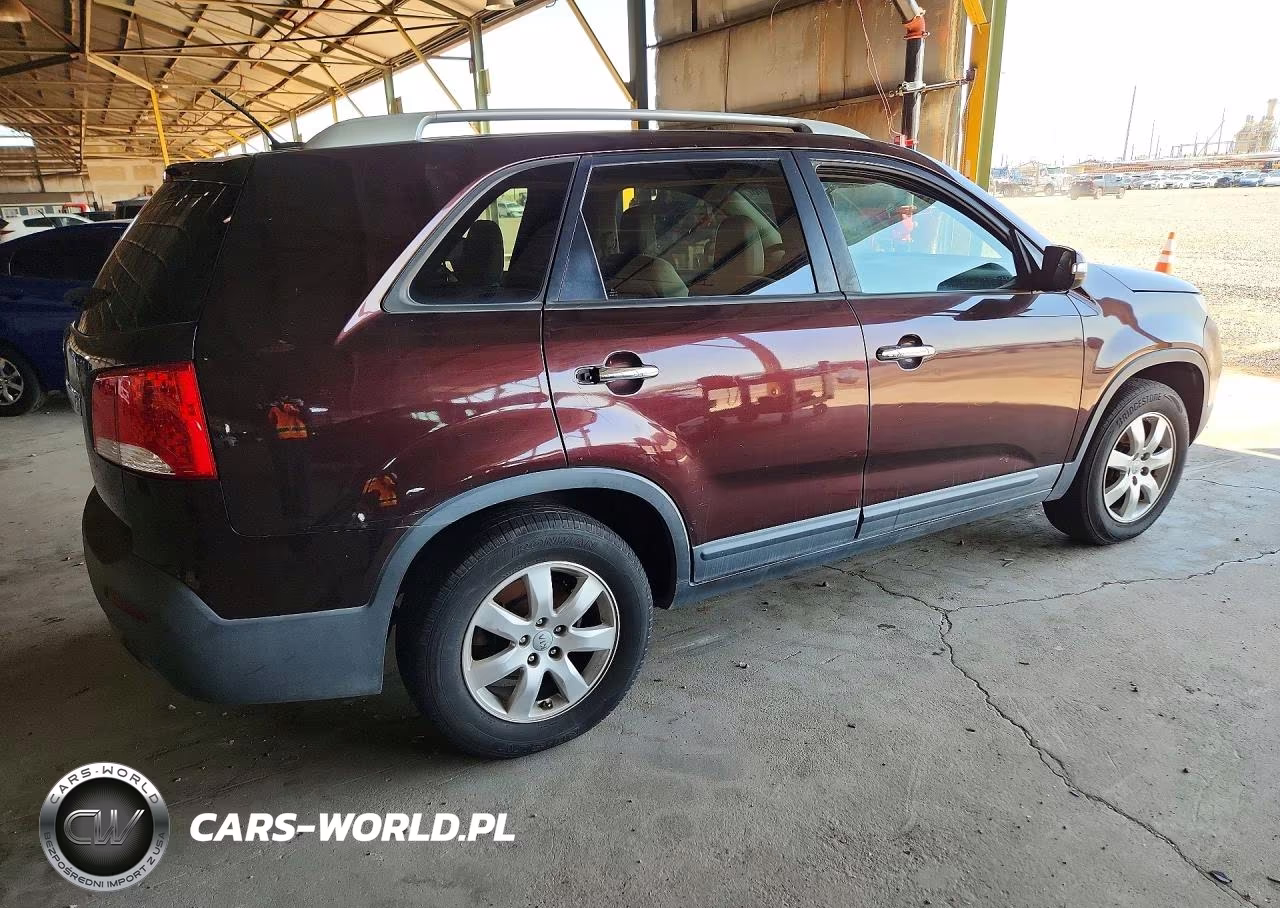 2012 Kia Sorento Lx VIN:5XYKT4A2XCG287434 - 3