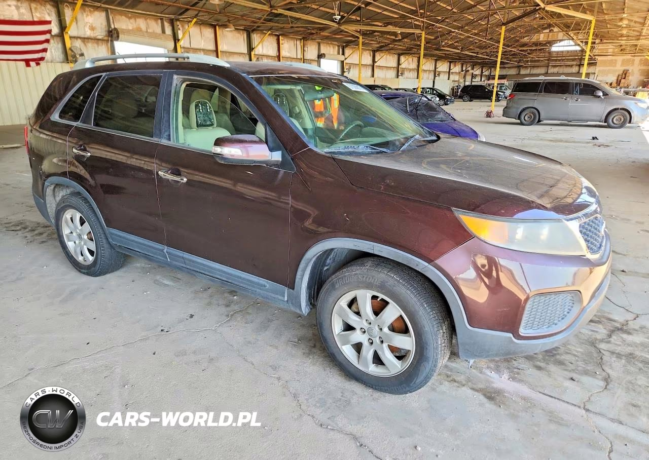 2012 Kia Sorento Lx VIN:5XYKT4A2XCG287434 - 4