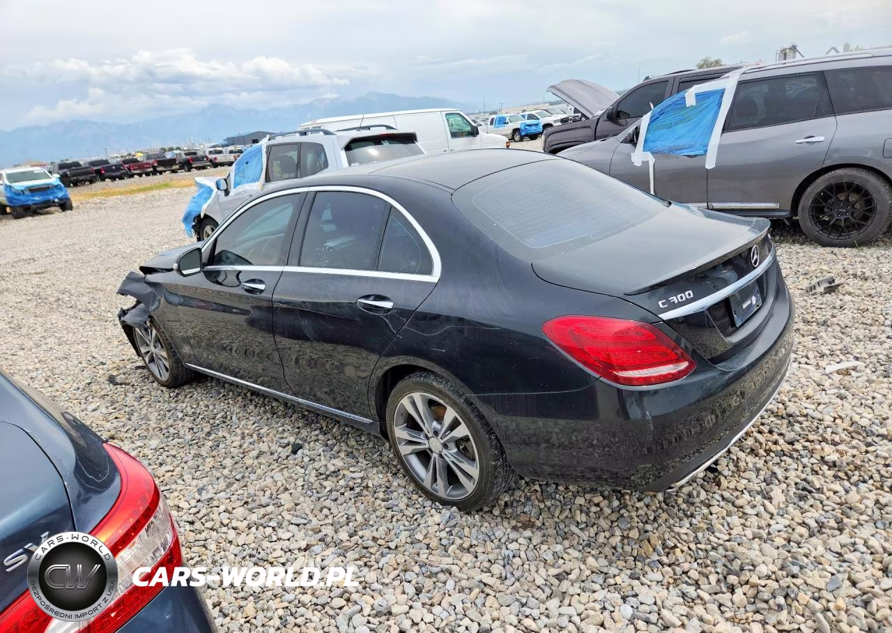 2015 Mercedes-Benz C 300 4Matic VIN:55SWF4KB3FU070129 - 2