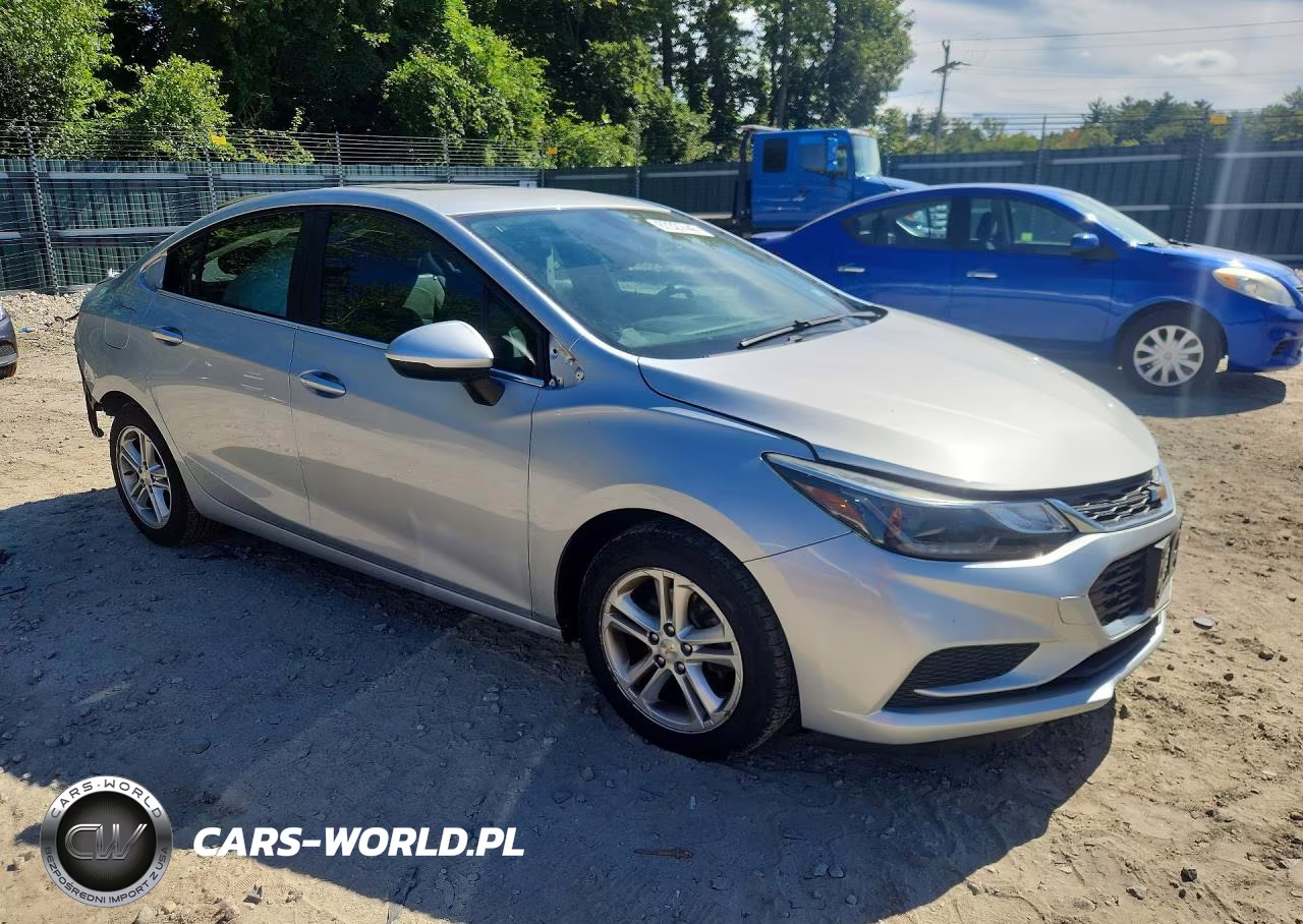 2018 Chevrolet Cruze Lt VIN:1G1BE5SM0J7244062 - 4