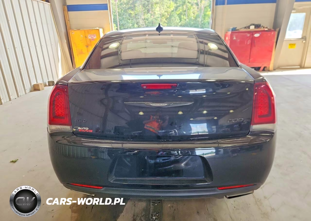 2015 Chrysler 300 S VIN:2C3CCAGG3FH739563 - 6