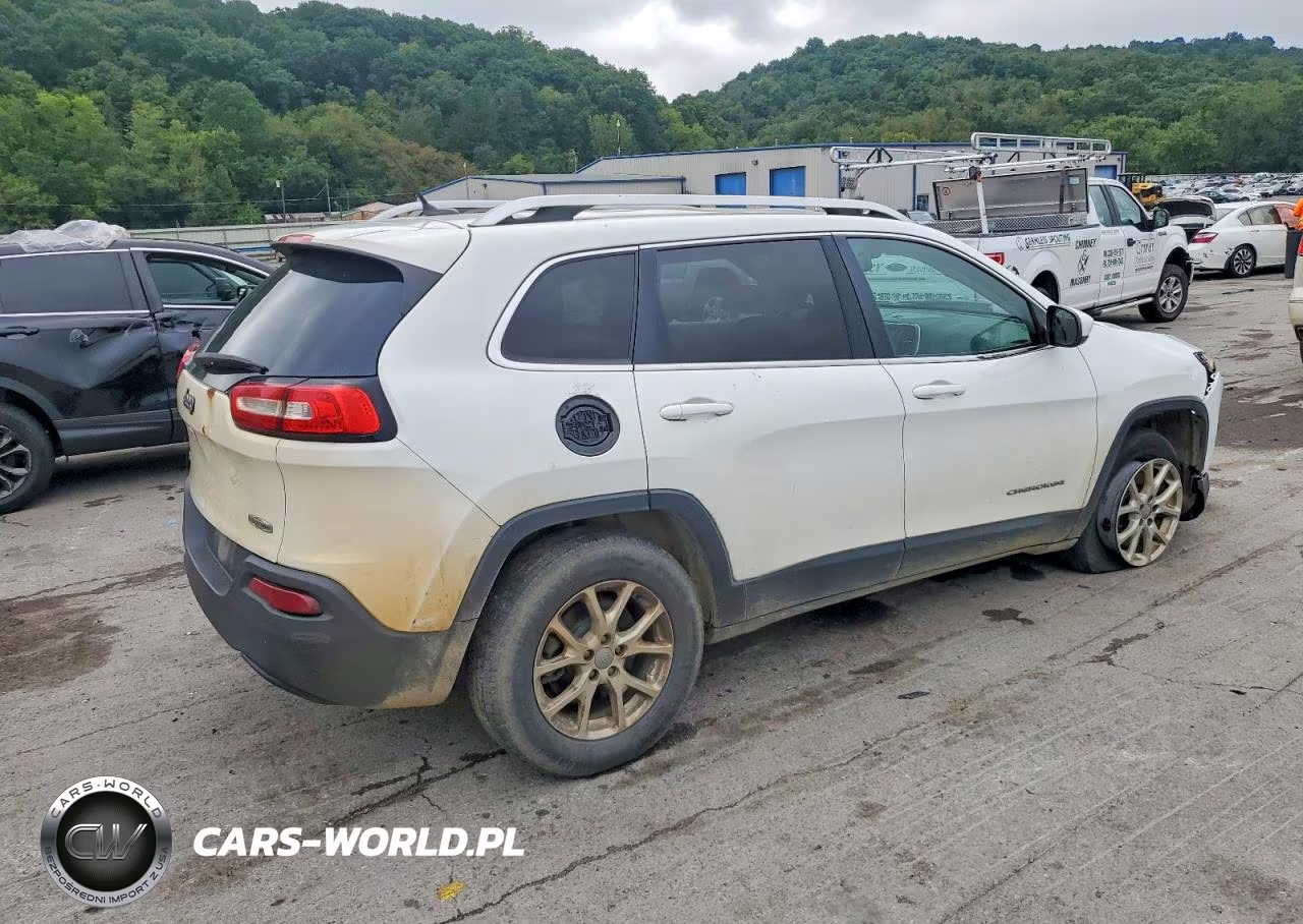 2015 Jeep Cheeroke VIN:1C4PJMCB3FW765144 - 4