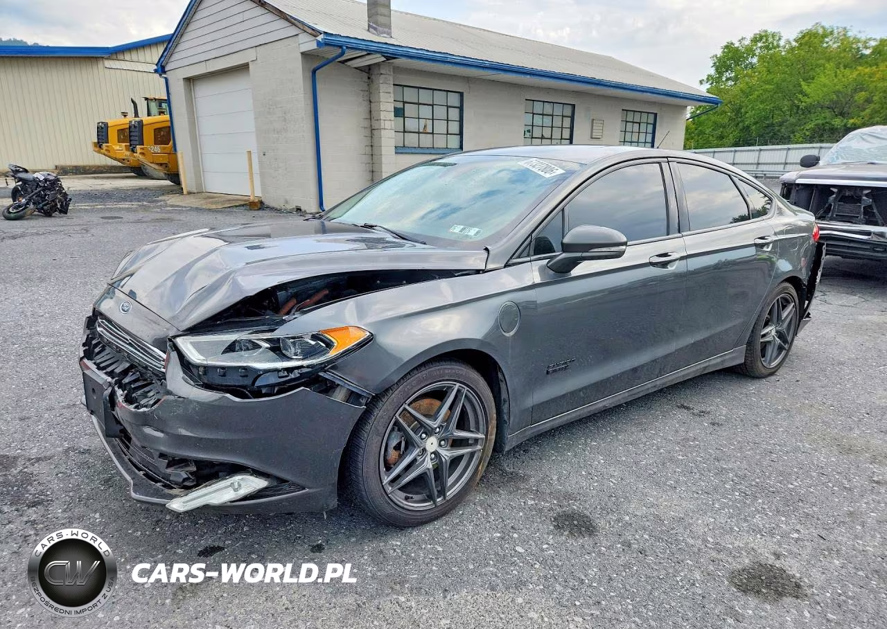 2017 Ford Fusion Titanium Phev – zdjęcie 1 z 12