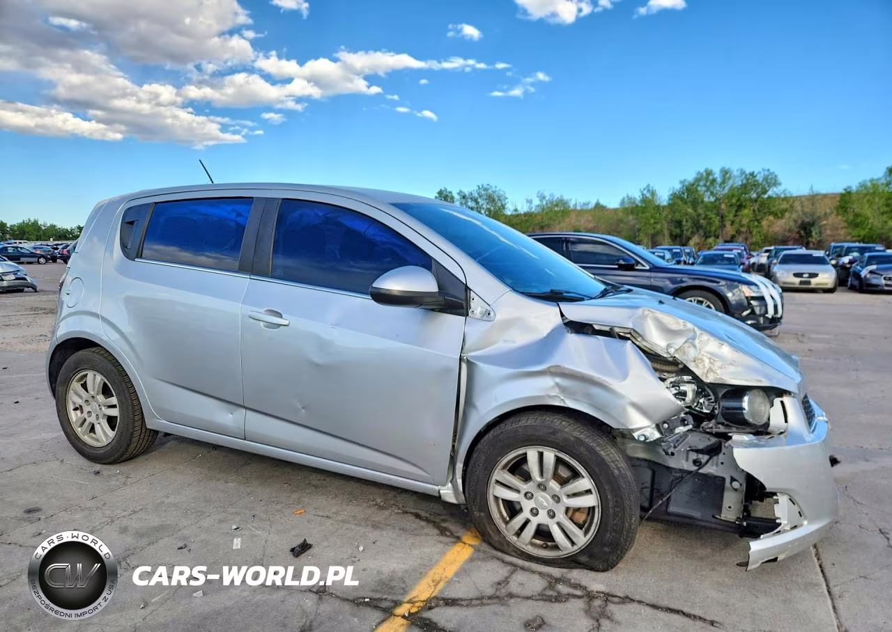 2015 Chevrolet Sonic Lt VIN:1G1JC6SH2F4154057 - 4