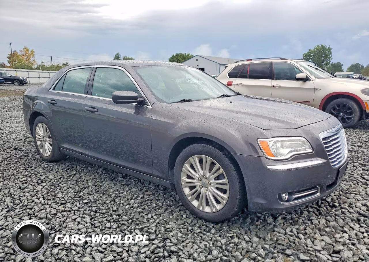 2013 Chrysler 300 VIN:2C3CCARG0DH581161 - 4