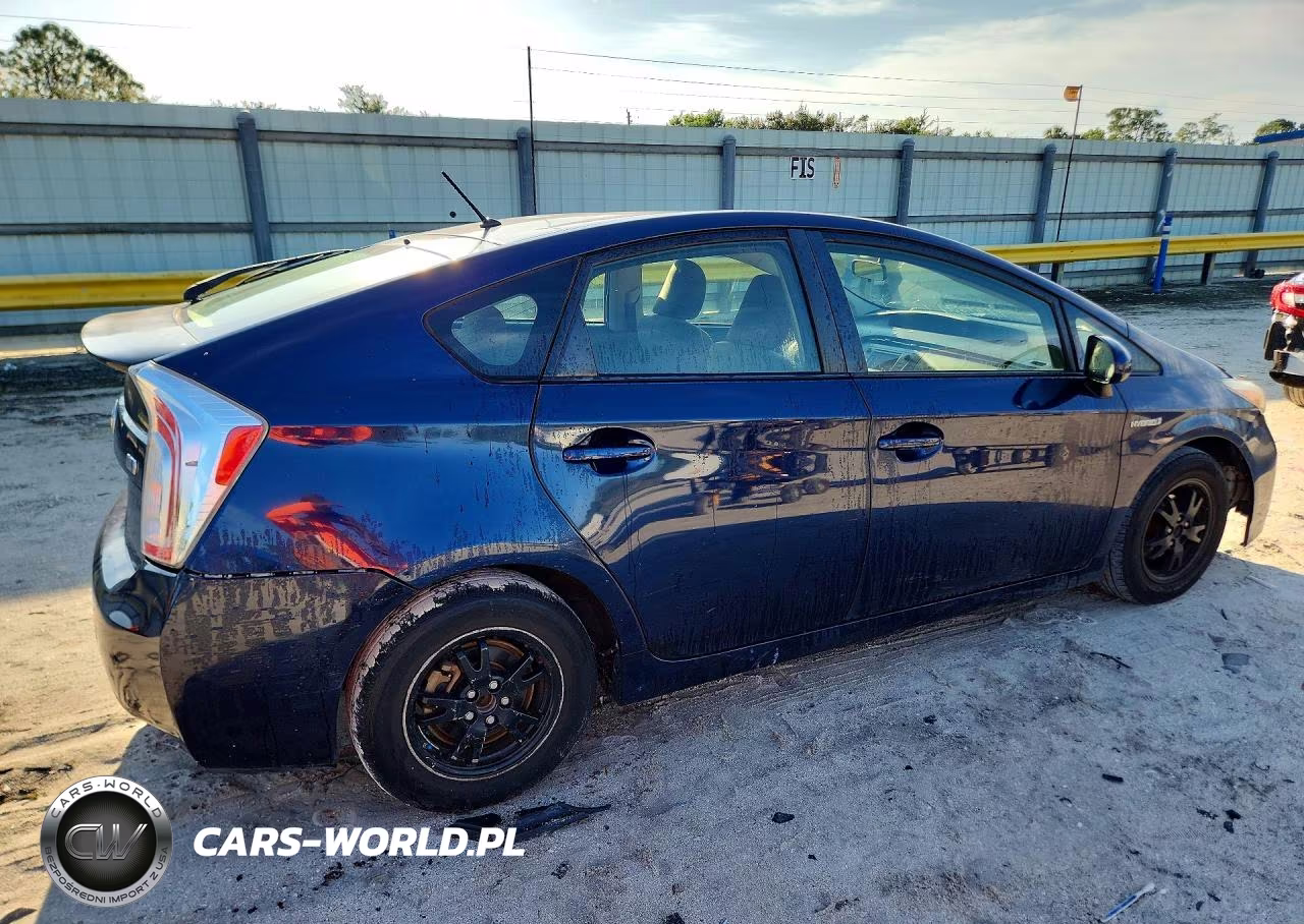 2015 Toyota Prius Two VIN:JTDKN3DU2F0442750 - 3