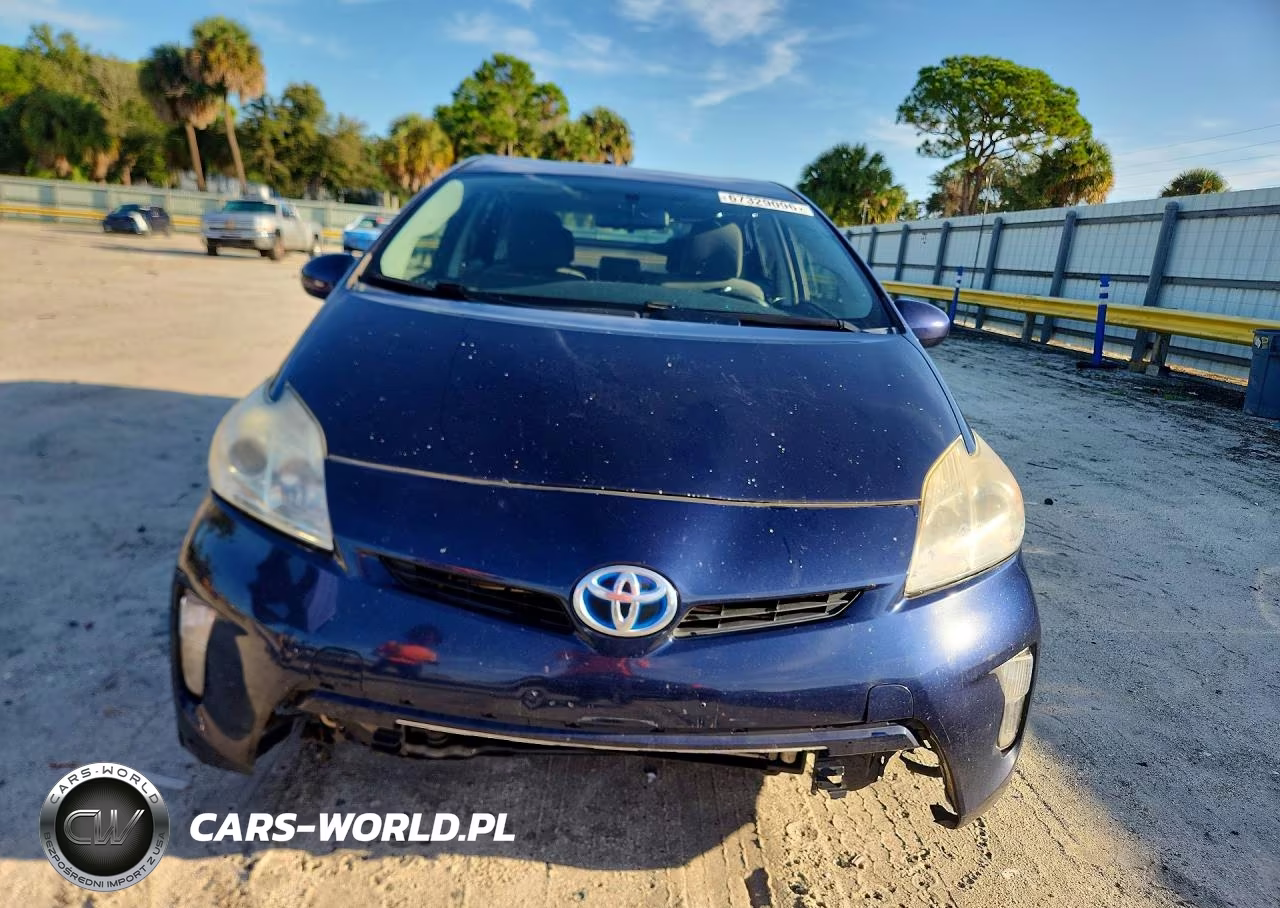 2015 Toyota Prius Two VIN:JTDKN3DU2F0442750 - 5