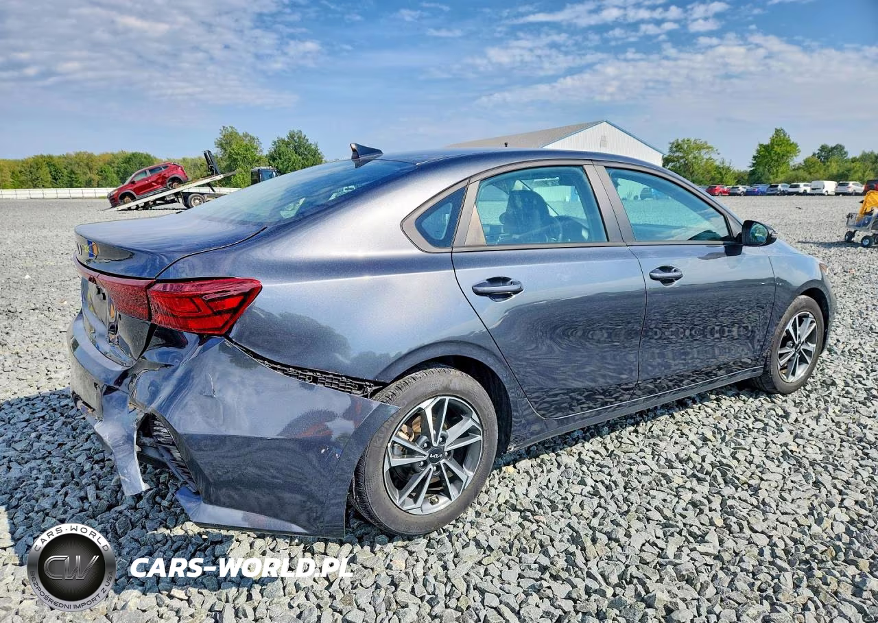 2024 Kia Forte Lxs VIN:3KPF24AD1RE773139 - 3