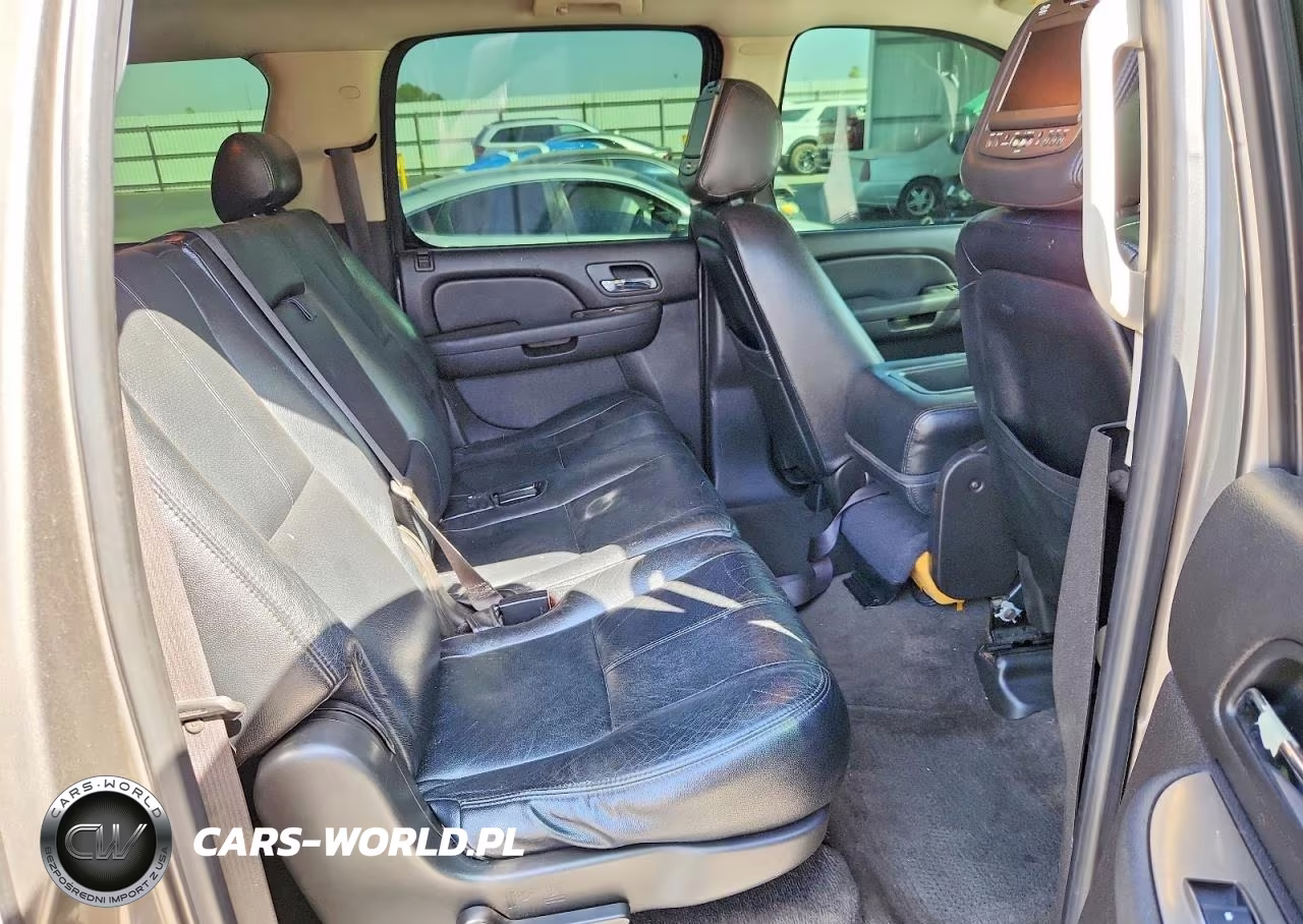 2007 Chevrolet Suburban C1500 VIN:1GNFC16087J248510 - 11